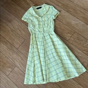 Vintage-inspired 1950’s plaid dress